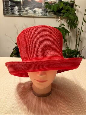 Red Women's Straw Cloche Hat - Stylish Sun Protection